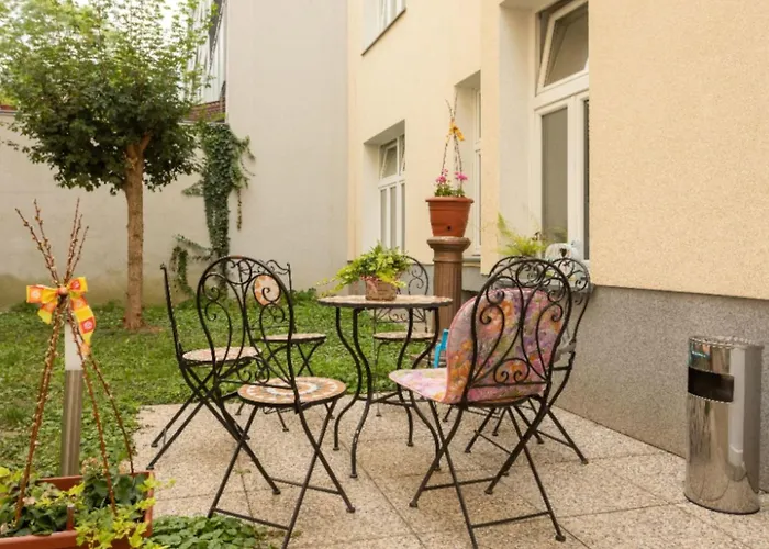 Grosse In Fuenfhaus Mit Garten By Interhome * Βιέννη