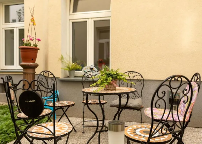Grosse In Fuenfhaus Mit Garten By Interhome Διαμέρισμα Βιέννη