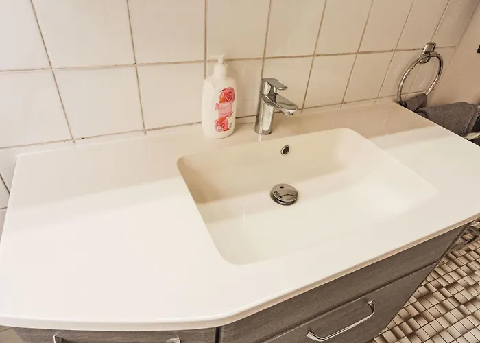 Διαμέρισμα Grosse In Fuenfhaus Mit Garten By Interhome Βιέννη