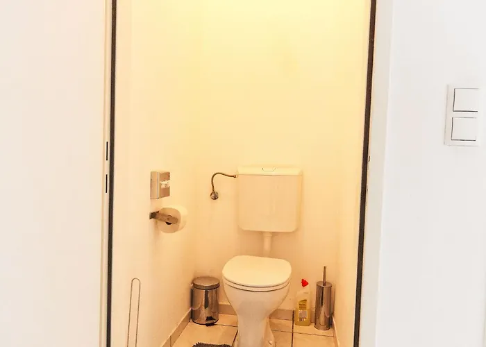 Grosse In Fuenfhaus Mit Garten By Interhome Διαμέρισμα *